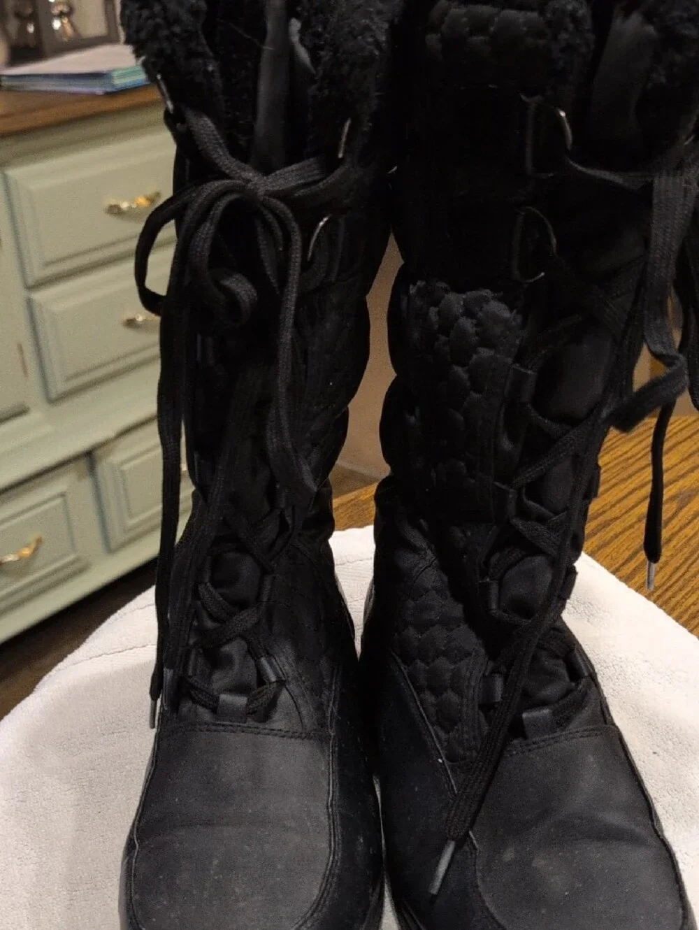 Women's Black Insulated Winter Boots